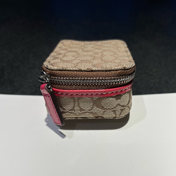 COACH SIGNATURE PILL BOX with pink trim - Picture 6 of 6